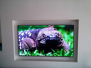 ������� 4K ������  "55 ���  UN55HU9000