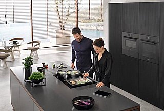 ������ ��������� Miele KMDA 7676 FL-A �� ����� ������ (DownDraft)