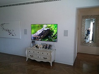 ������� 4K ������  "65 ���  UN65HU8550