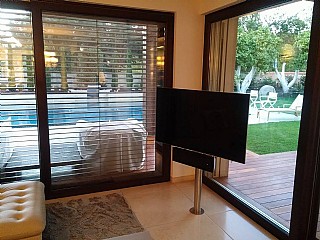 ������� 4K ������  "55 ���  UN55HU8550
