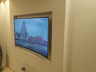 �������� 4K ������ 55 ���� ��� HU9000