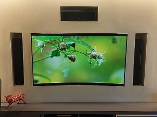 �������� 4K ������ 65 ���� ��� HU8550
