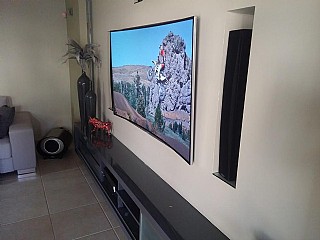 �������� 4K ������ 65 ���� ��� HU8550